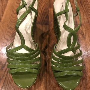 Tahari green strappy wedge sandals Size 9